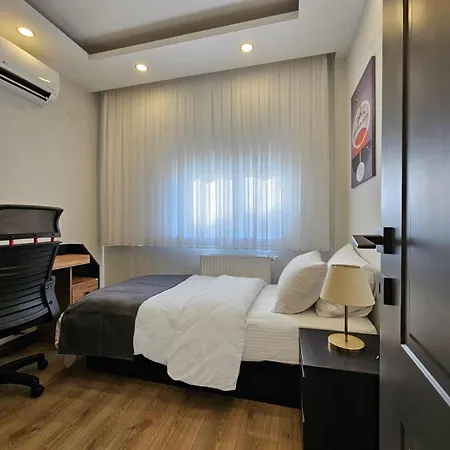 New Flat&large Living Space 2-6 Near By Lara