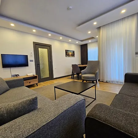 New Flat&large Living Space 2-6 Near By Lara