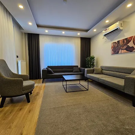 New Flat&large Living Space 2-6 Near By Lara דירה
