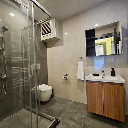 דירה New Flat&large Living Space 2-6 Near By Lara