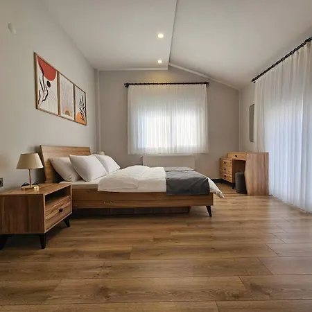 New Flat&large Living Space 2-6 Near By Lara דירה *